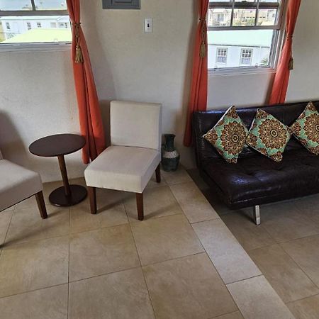 Seclusion Studio Apartment. 圣菲利普 外观 照片